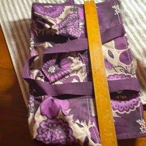 Medium size thirty one tote in EUC